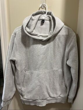 Men’s size small Lululemon hoodie